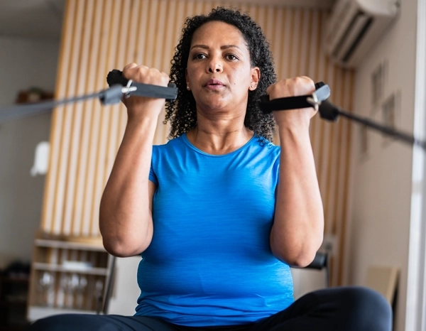 perimenopause-woman-doing-pilates